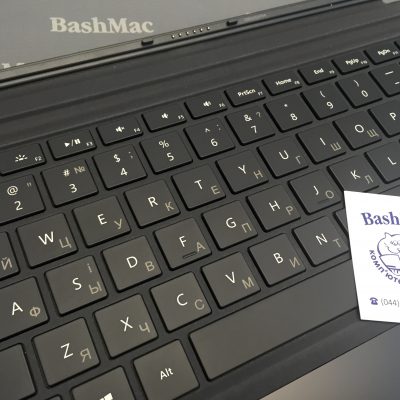 Гравіювання на клавіатурі Microfoft Surface 4