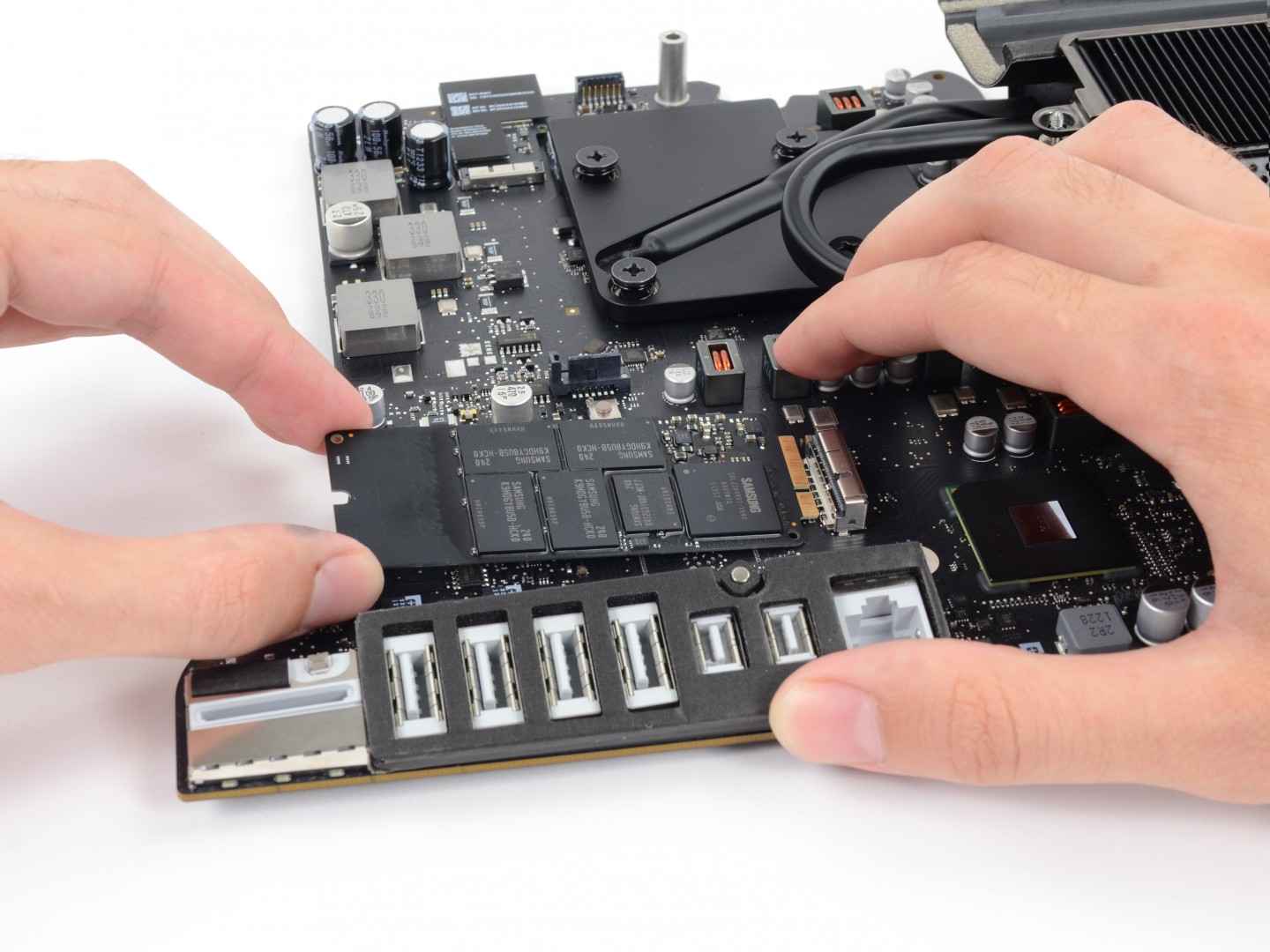 Як прискорити роботу iMac. Встановлення SSD та оперативної пам'яті