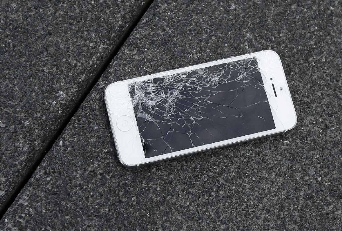 Обмін iPhone. Заміна зламаного iPhone на новий