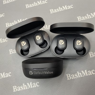 Пример лазерной гравировки на Apple AirPods и Xiaomi AirDots