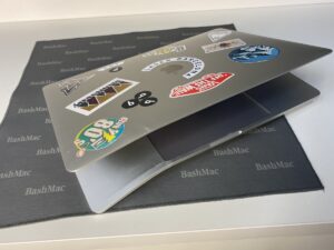 Деформация корпуса MacBook
