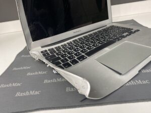 Деформация корпуса MacBook