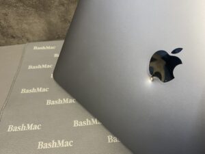 Выстрел в MacBook, вмятина на корпусе
