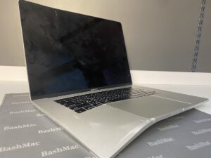Деформация корпуса MacBook